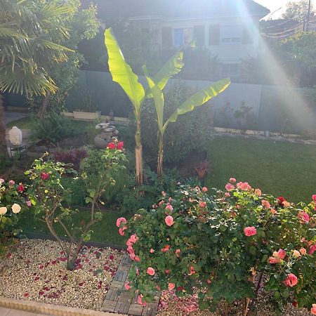 La Maison Parisienne & Jardin อาร์ฌ็องเตย ภายนอก รูปภาพ