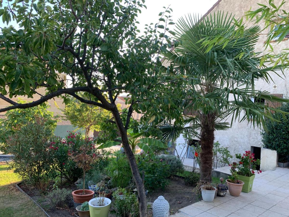 La Maison Parisienne & Jardin อาร์ฌ็องเตย ภายนอก รูปภาพ