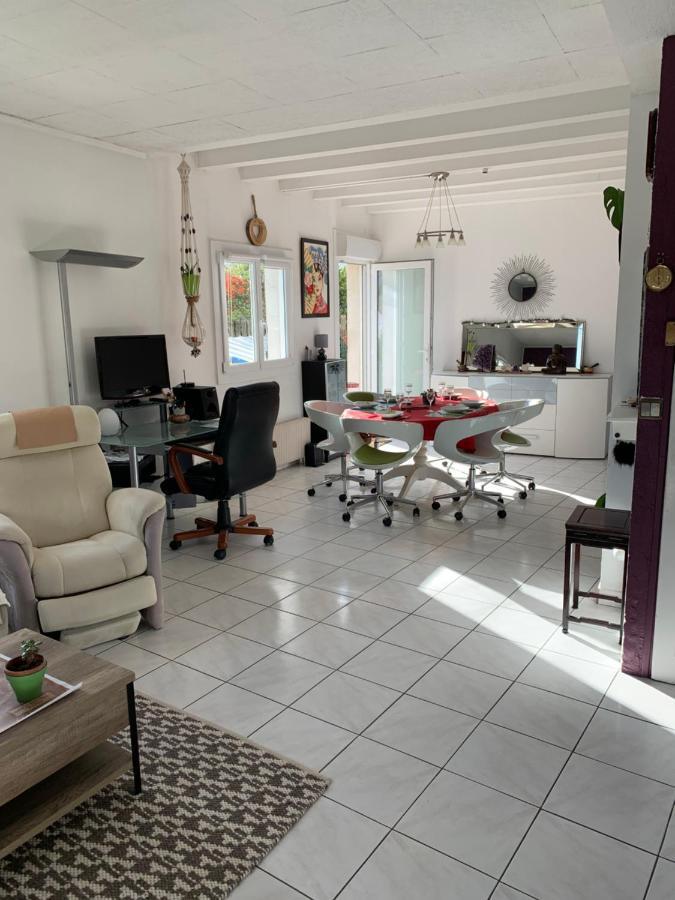 La Maison Parisienne & Jardin อาร์ฌ็องเตย ภายนอก รูปภาพ