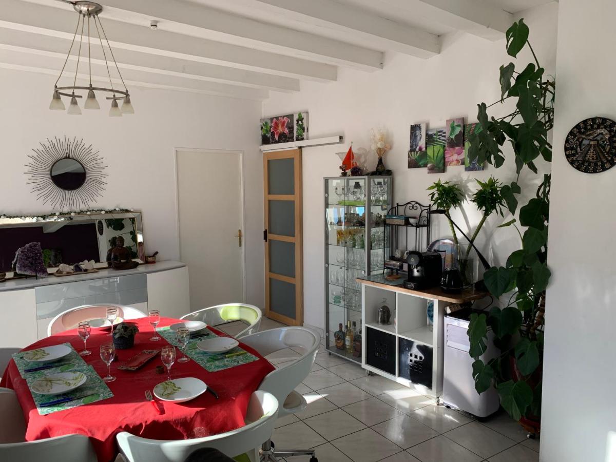 La Maison Parisienne & Jardin อาร์ฌ็องเตย ภายนอก รูปภาพ
